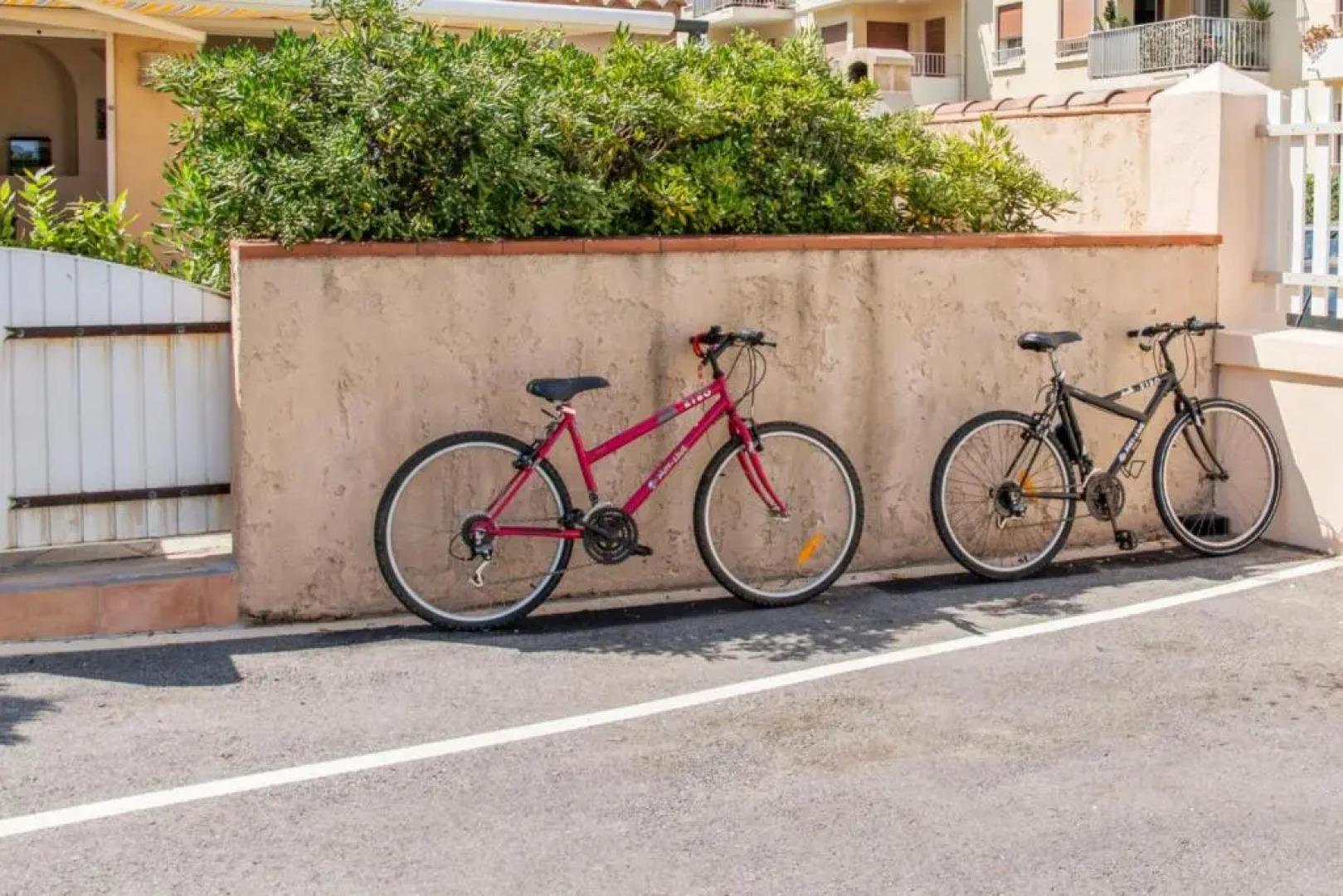 Beautiful 2br with AC and sea-view terrace in La Seyne-sur-Mer Welkeys