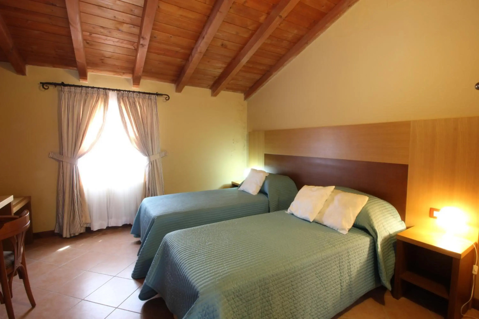 Villa Diana, Marche - intera struttura con piscina