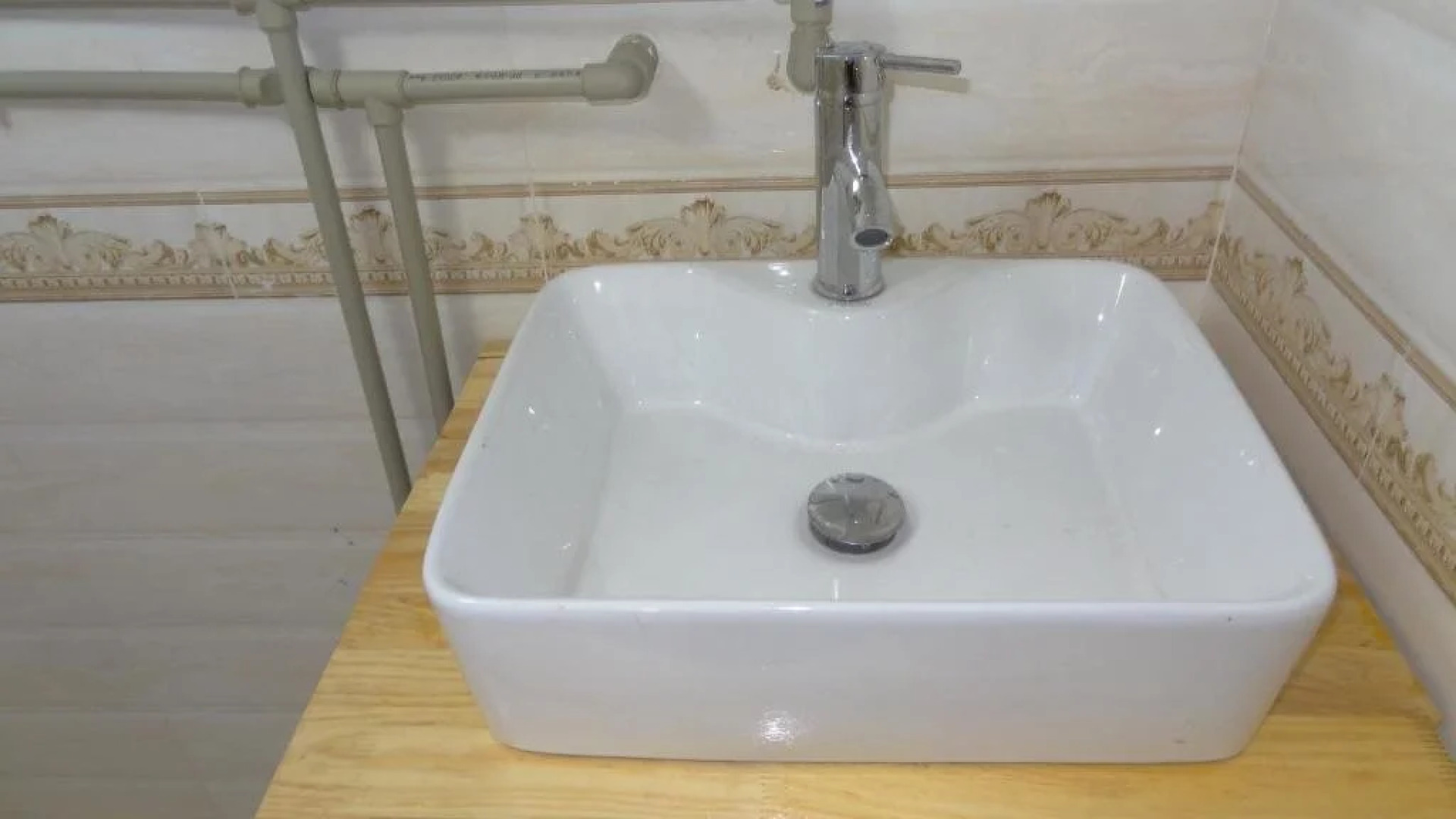 In the Spring International Youth Hostel