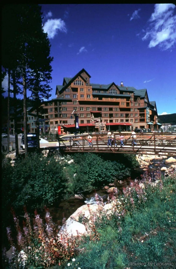 Zephyr Mountain Lodge