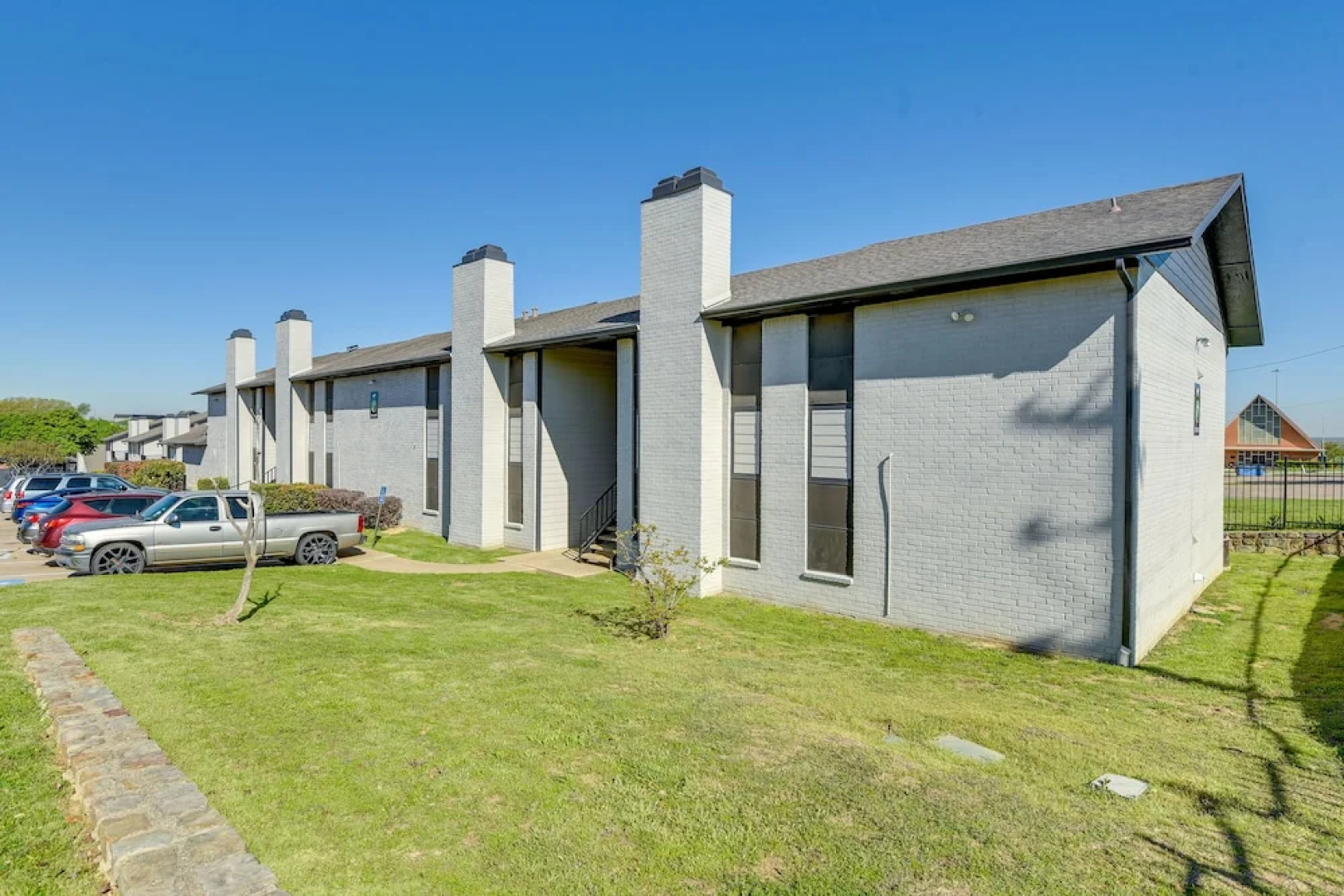 6 Mi to At&t Stadium: Grand Prairie Apt w/ Balcony