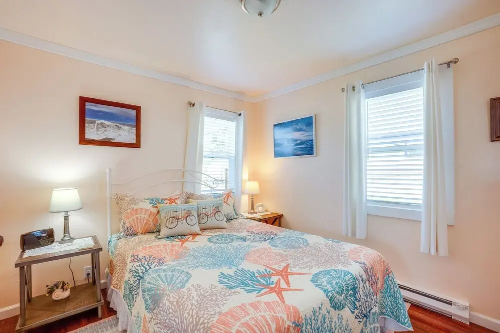 Walk to Gold Beach: Charming Cottage w/ Yard!