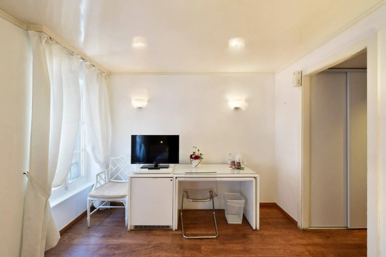 L'HÔTEL by Hostellerie du Château