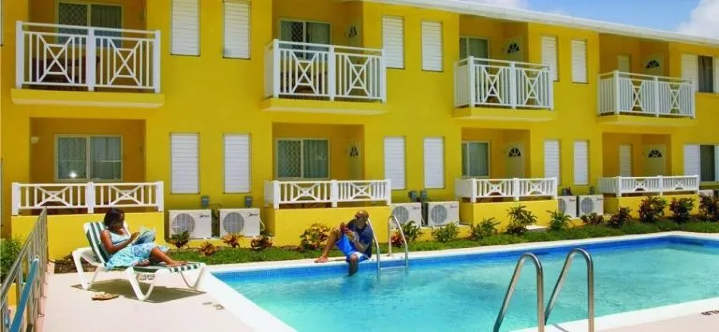 Tropical Winds Apartment Hotel