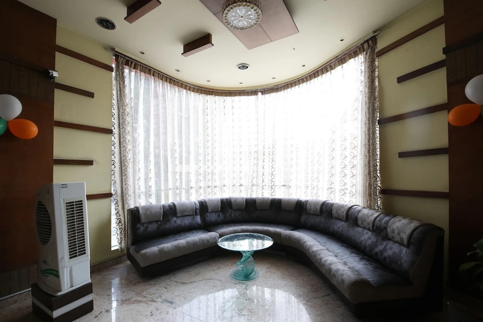 Capital O 18260 Hotel Crystal Park Inn