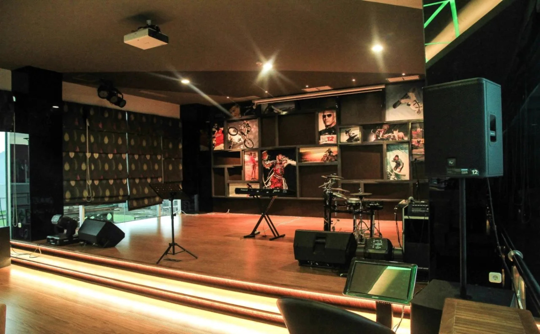 Grand Artos Aerowisata Hotel & Convention