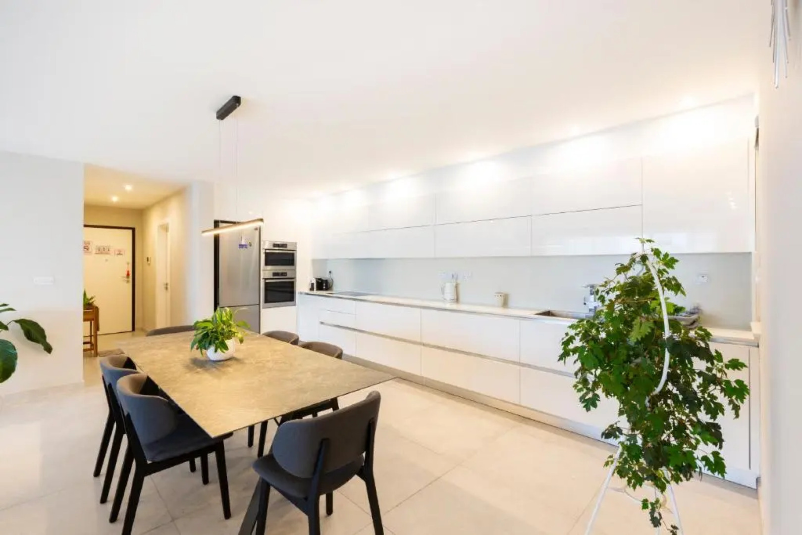 NGH12 - Lovely, spacious 2 bedroom apartment.