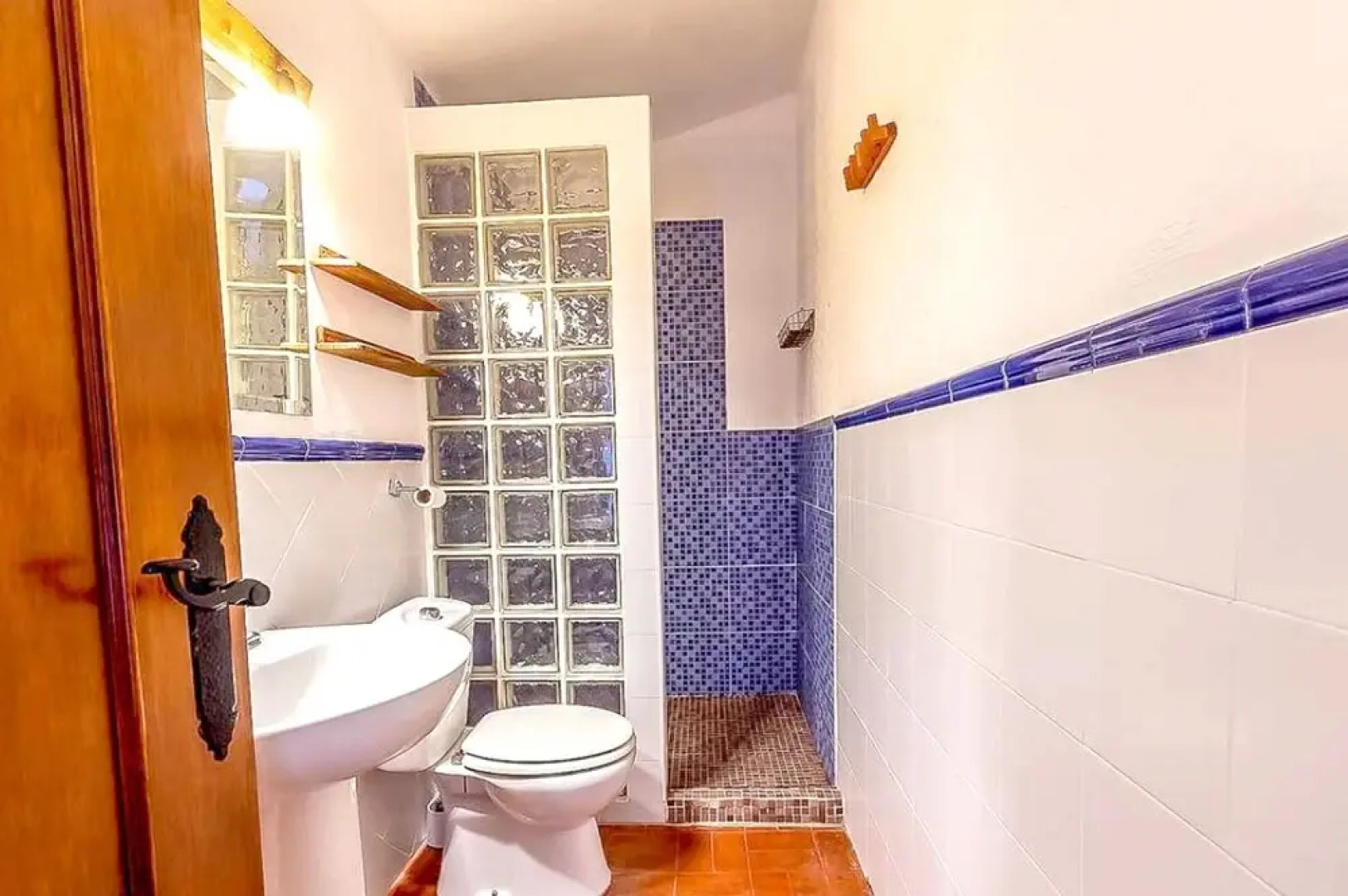 Villa With 5 Bedrooms in Valdecaballeros, With Wonderful Mountain View, Private Pool, Enclosed Garden