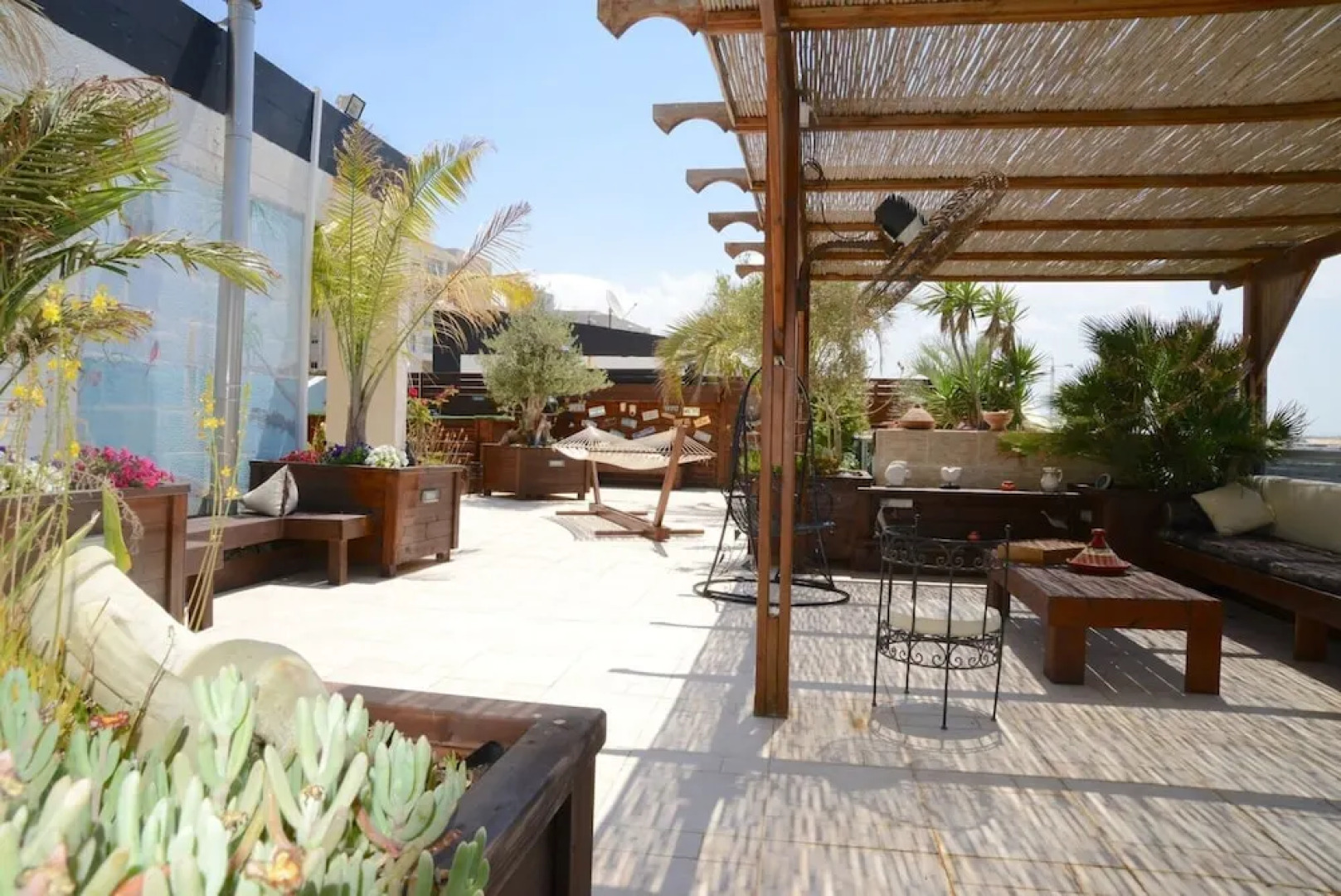 Luxury Beach Suite by Airsuite