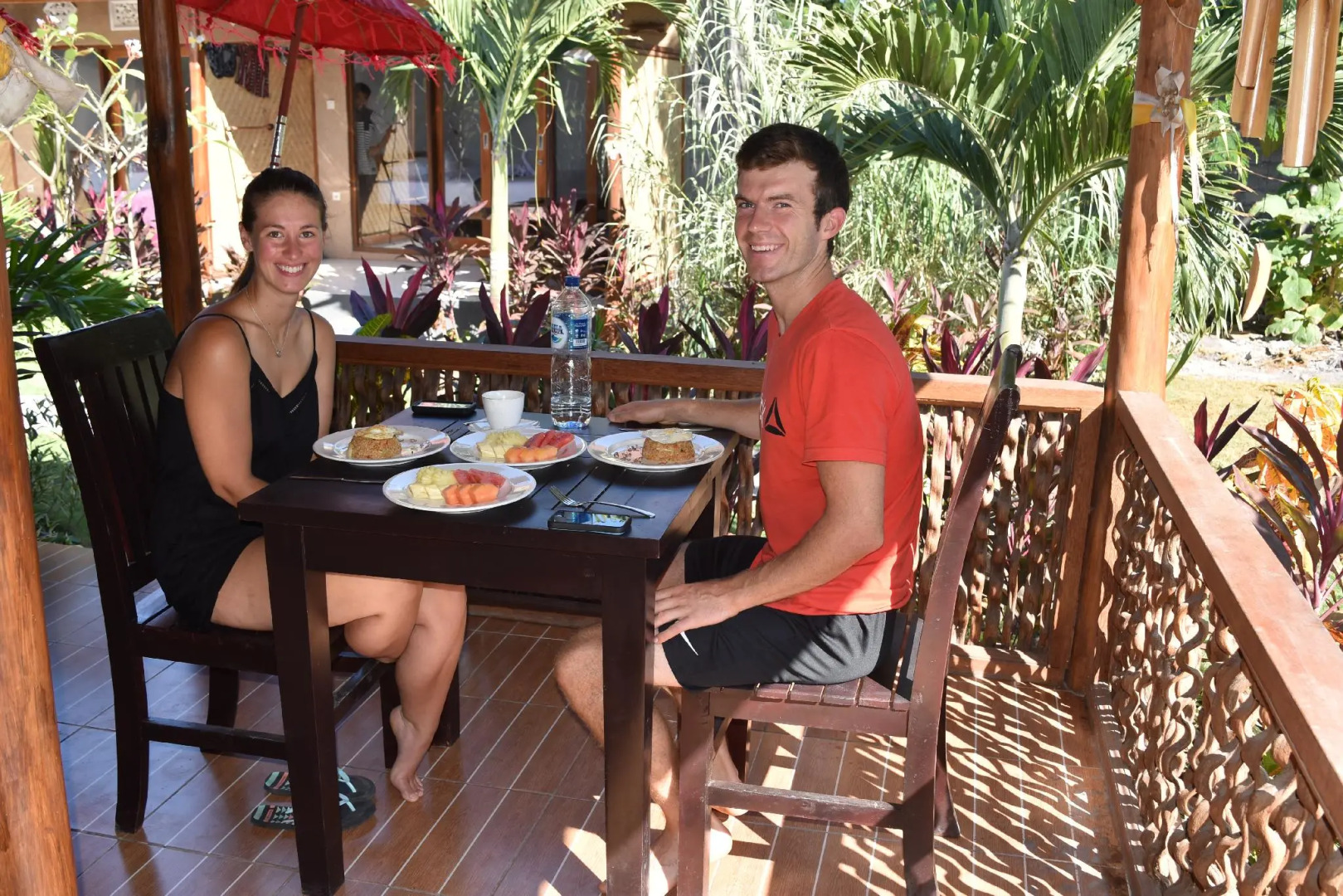 Made Taro - Menjangan Homestay