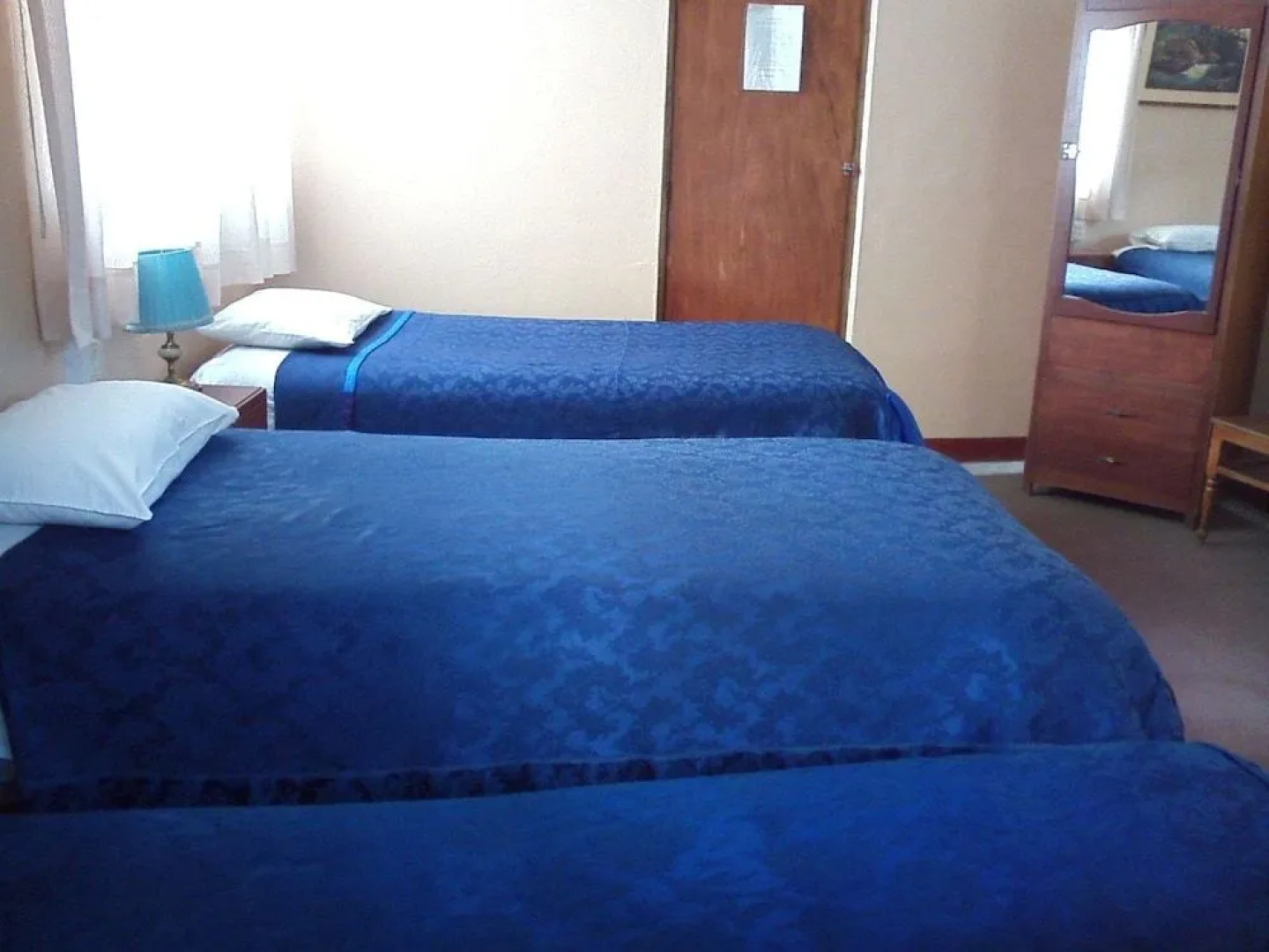 Hostal Tres Mascaras