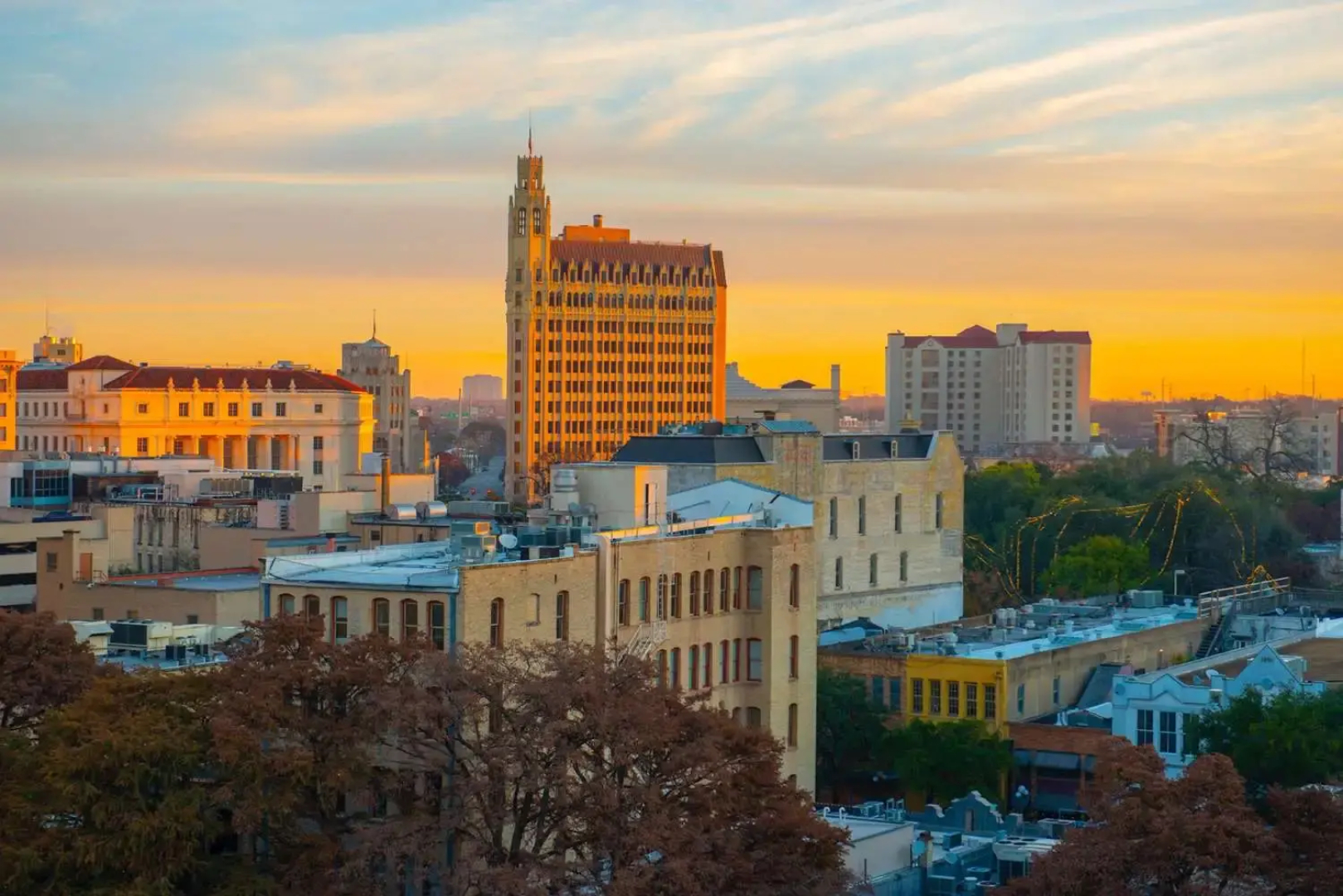 The Emily Morgan San Antonio - a DoubleTree by Hilton