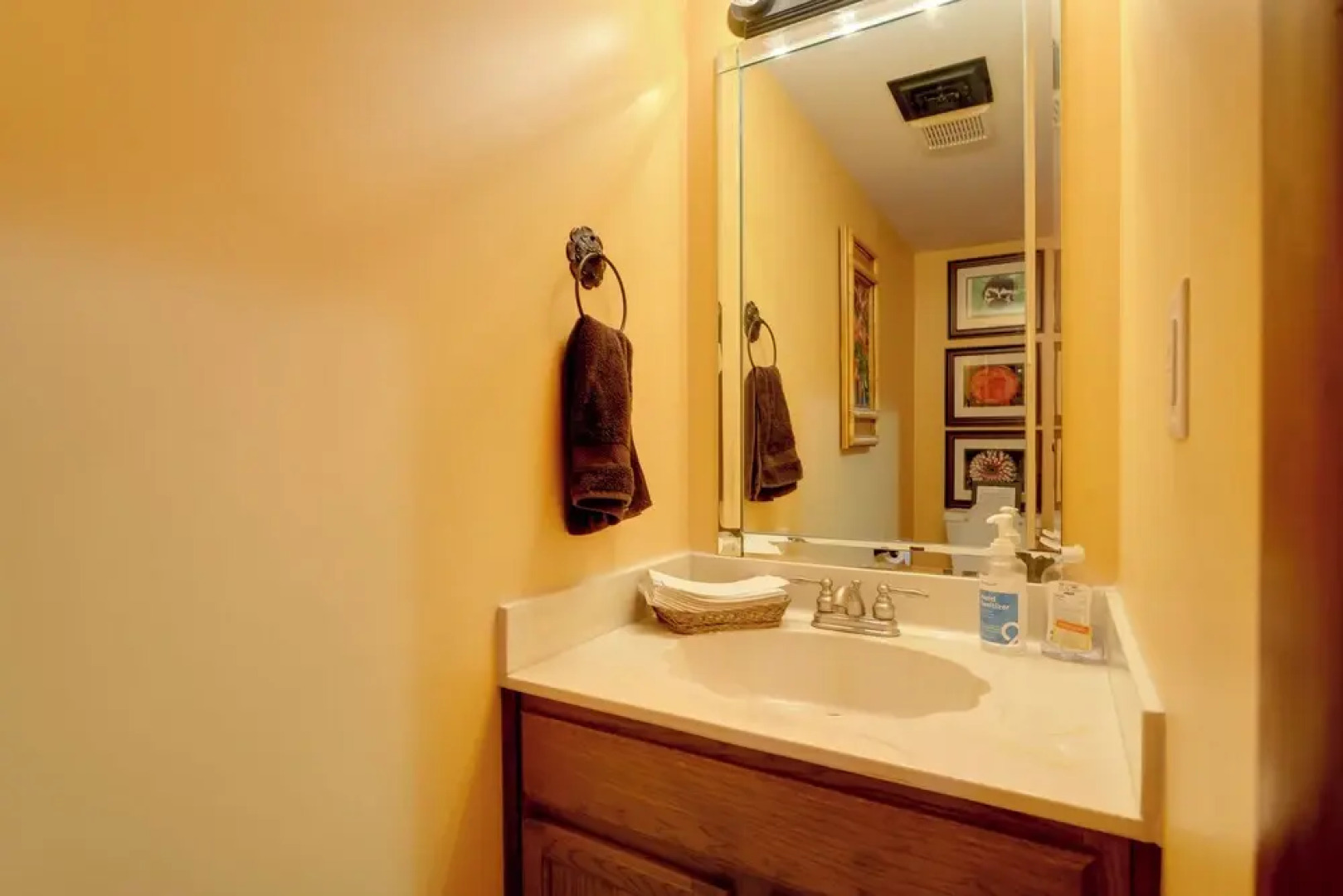 Stunning Southaven Estate: Pool & Spacious Deck!