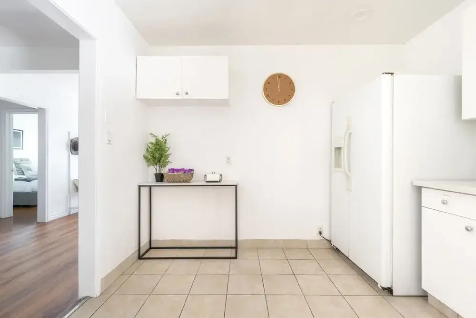 Charming Spacious Home - Modern Comforts, Prime Location