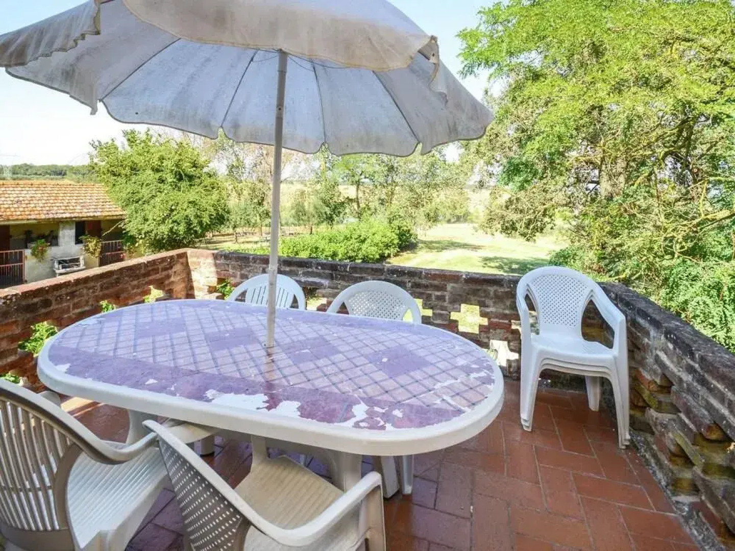 Cozy Farmhouse in Castiglione del Lago With Swimming Pool