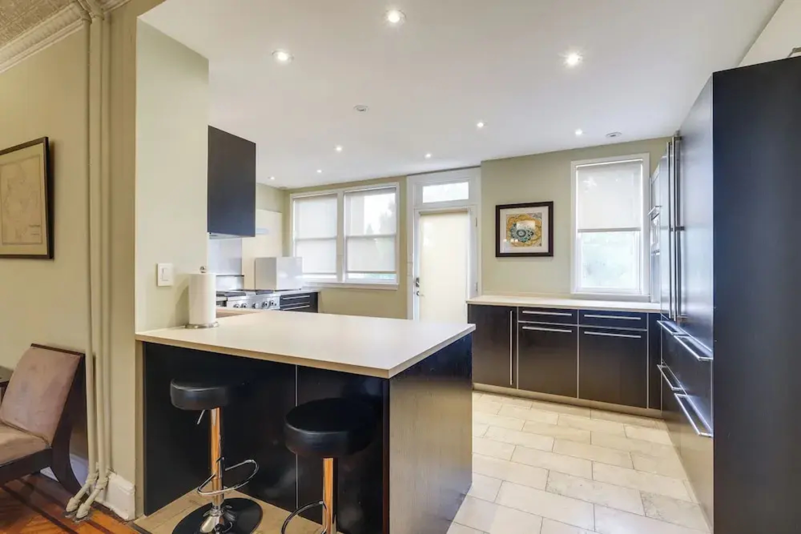 2 Mi to National Mall: Modern DC Home