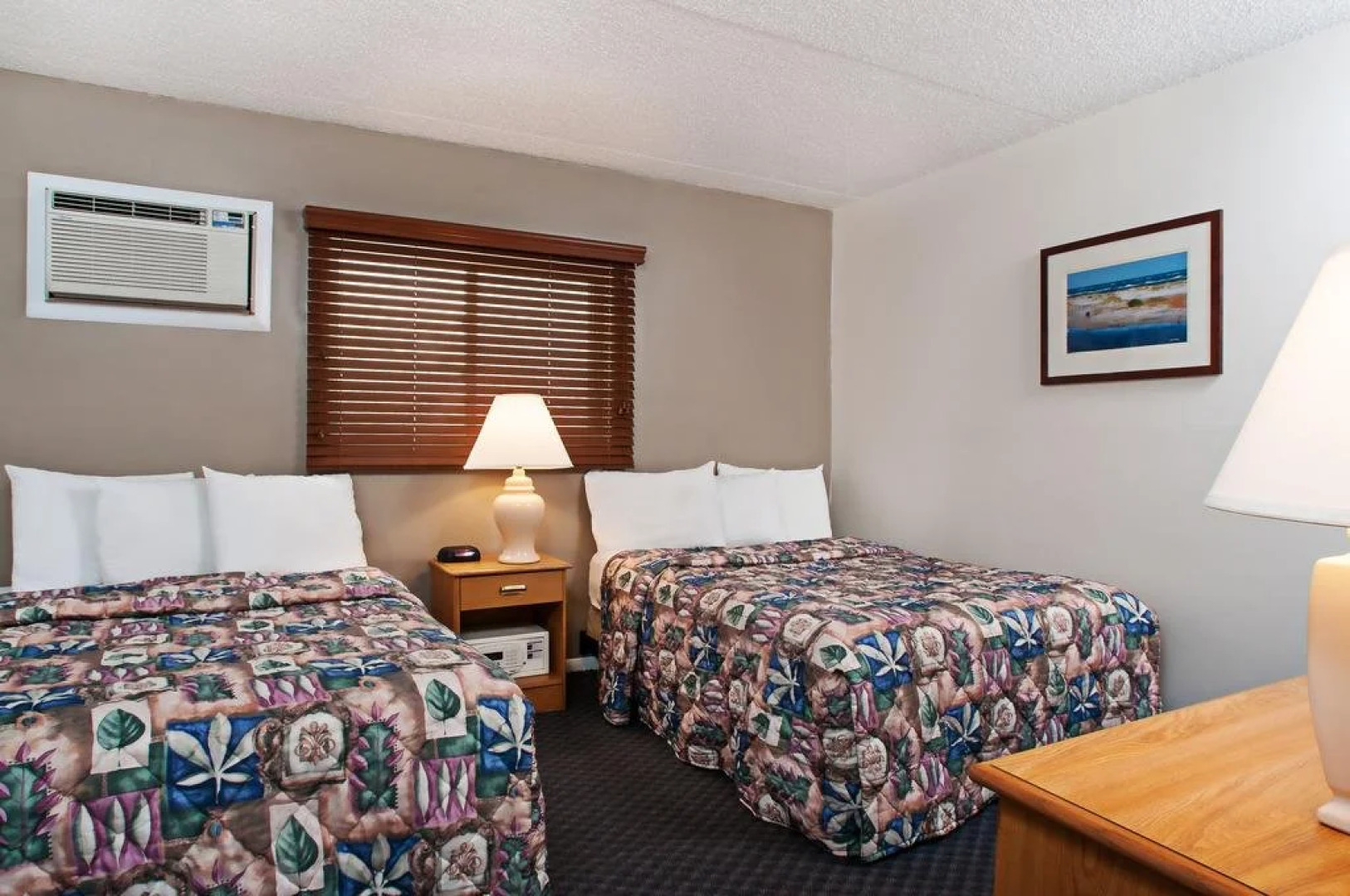 The Harbor Light Family Resort