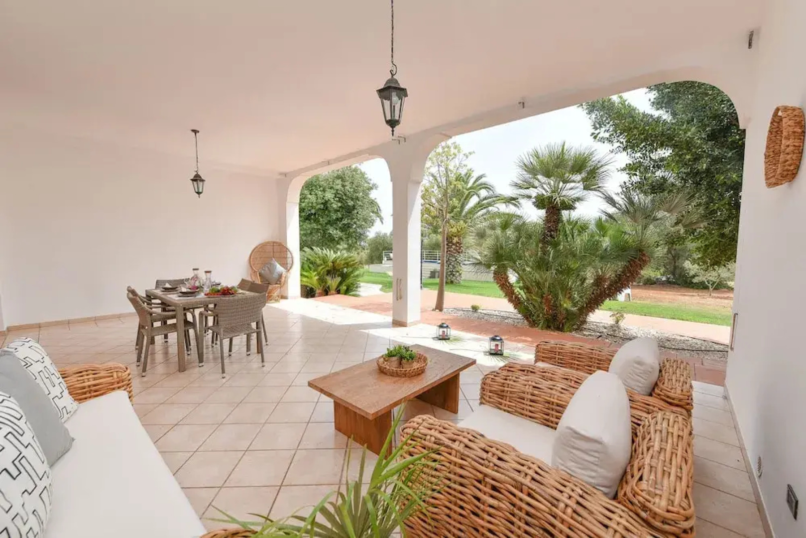 Esclusiva Villa a Ostuni con Piscina 1km dal Mare