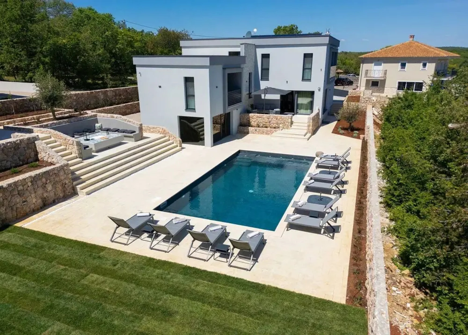 Villa Astrum With Heated Pool Jacuzzi and Sauna