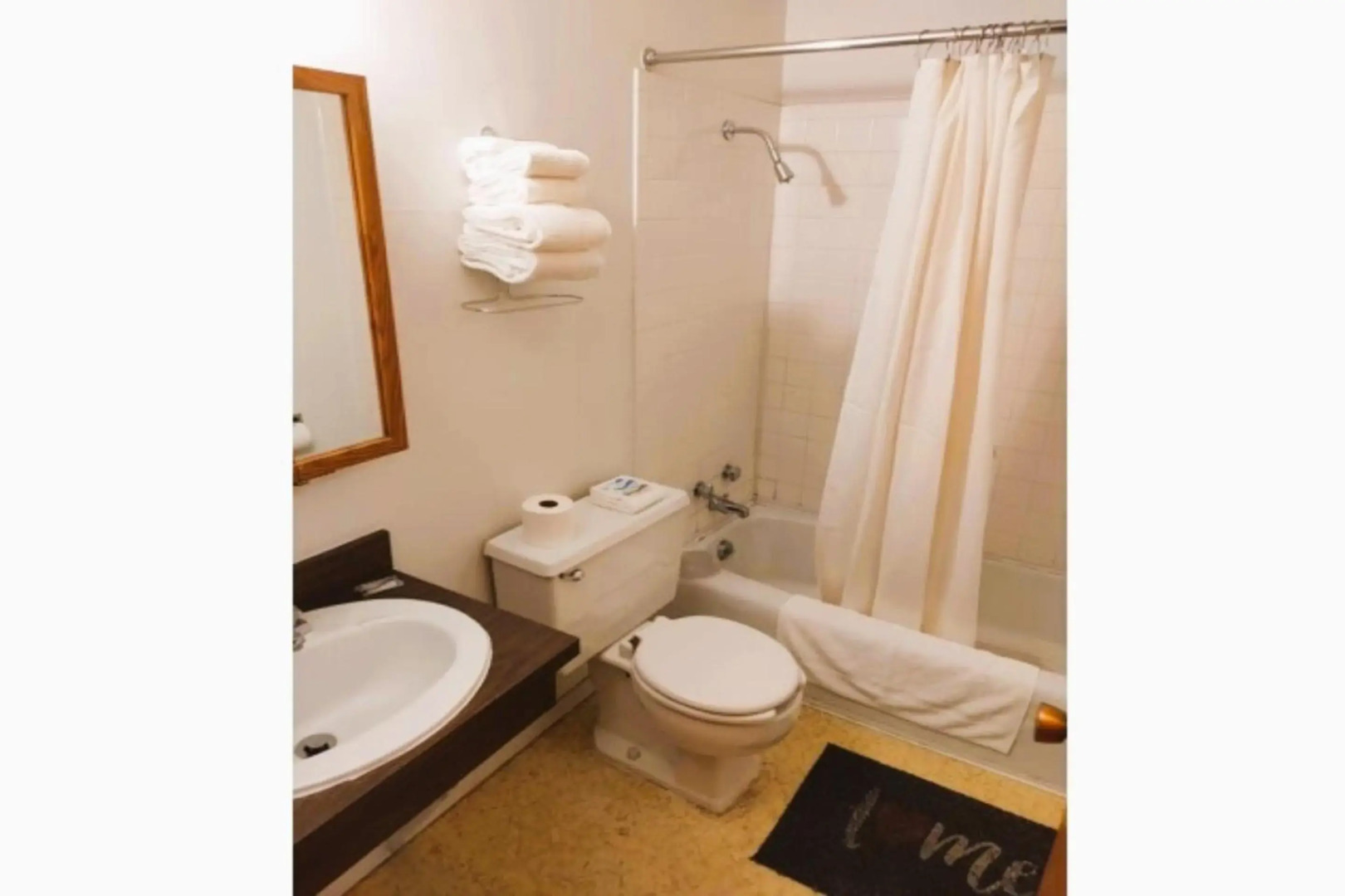 Love Hotels Voyageur by OYO at International Falls MN