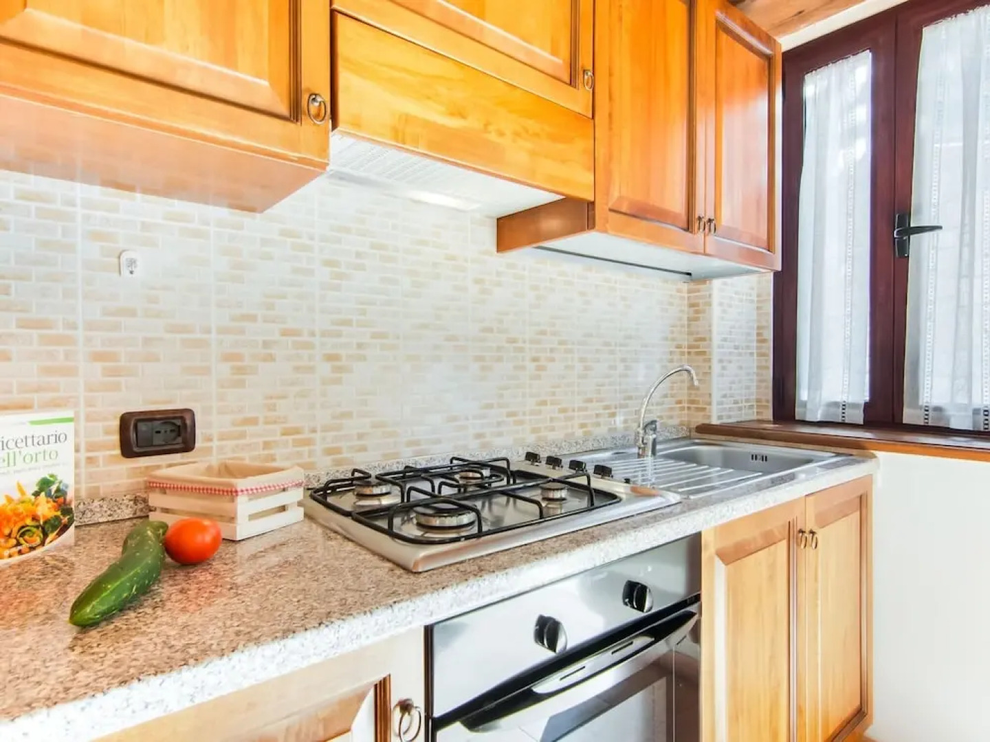 Agriturismo in the Appenines with Covered Swimming Pool & Hot Tub