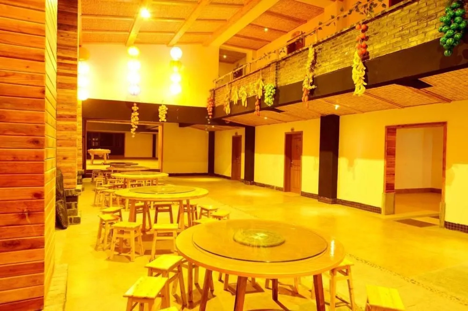 Mount Emei Happy Hotel