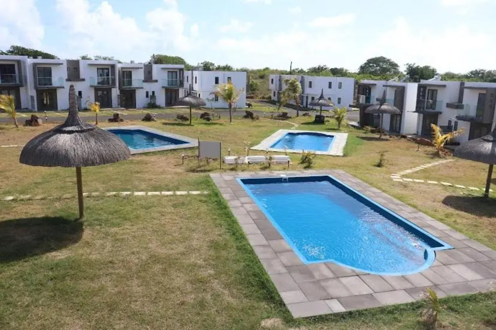 Lovely 2-bedrooms vacation villa with 3 pools