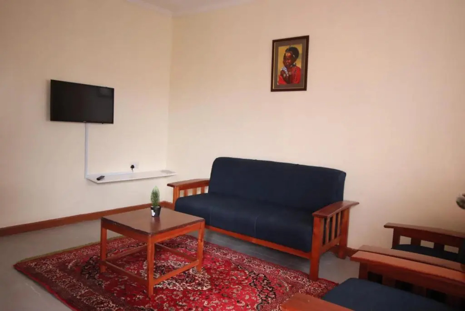 Stay.Plus Ebony Mara House