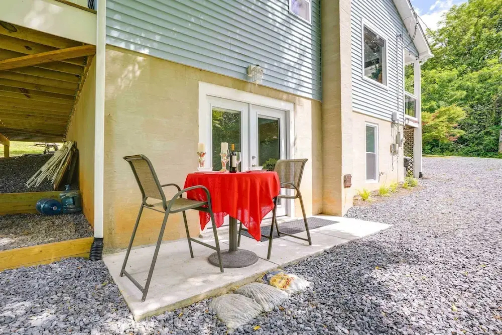 Front Royal Studio w/ Mtn Views & Brick Oven