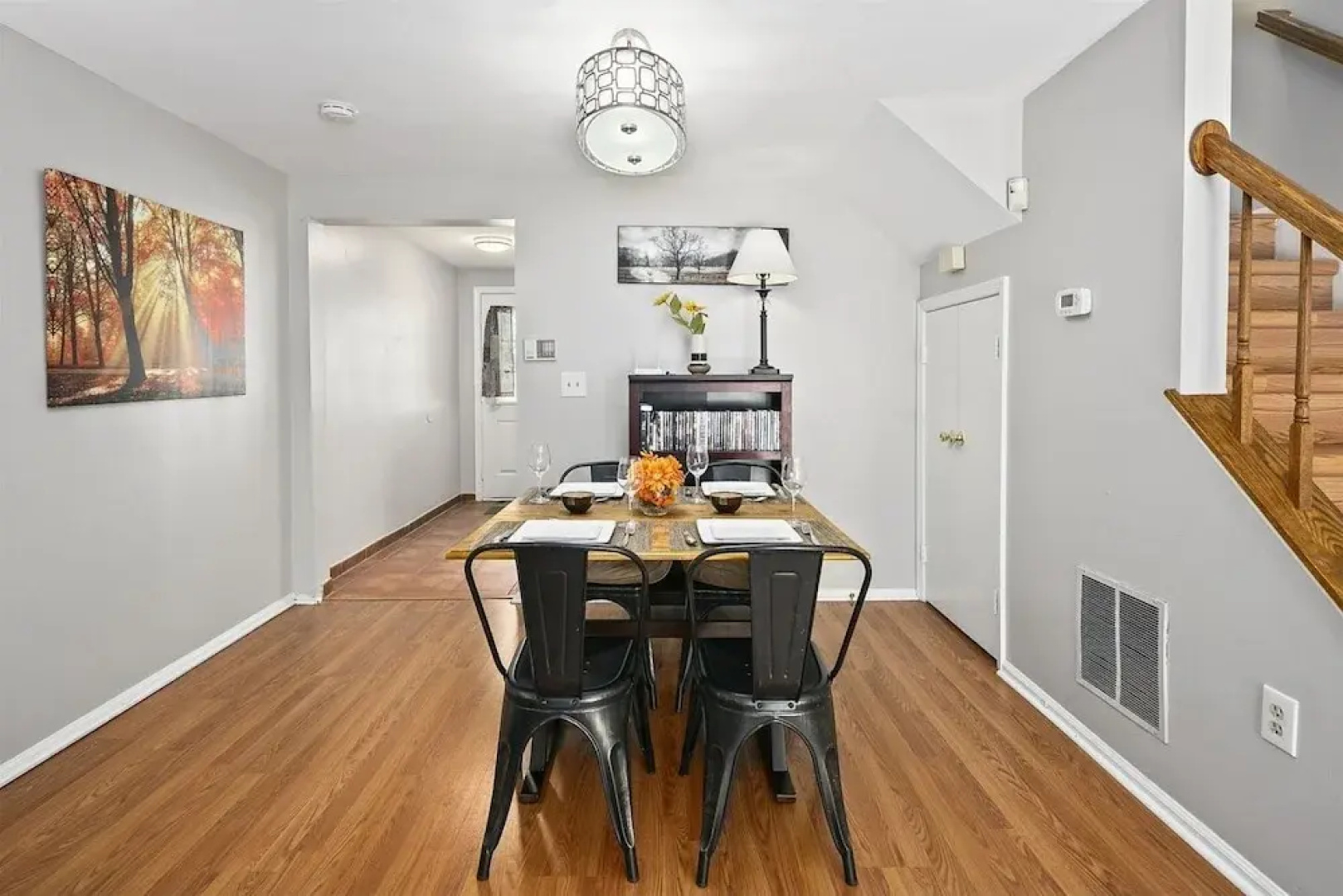 Sterling Townhome - Private & Santized, in a Quiet & Safe Neighborhood. Self Checkin, Pet Friendly! Super-host Support
