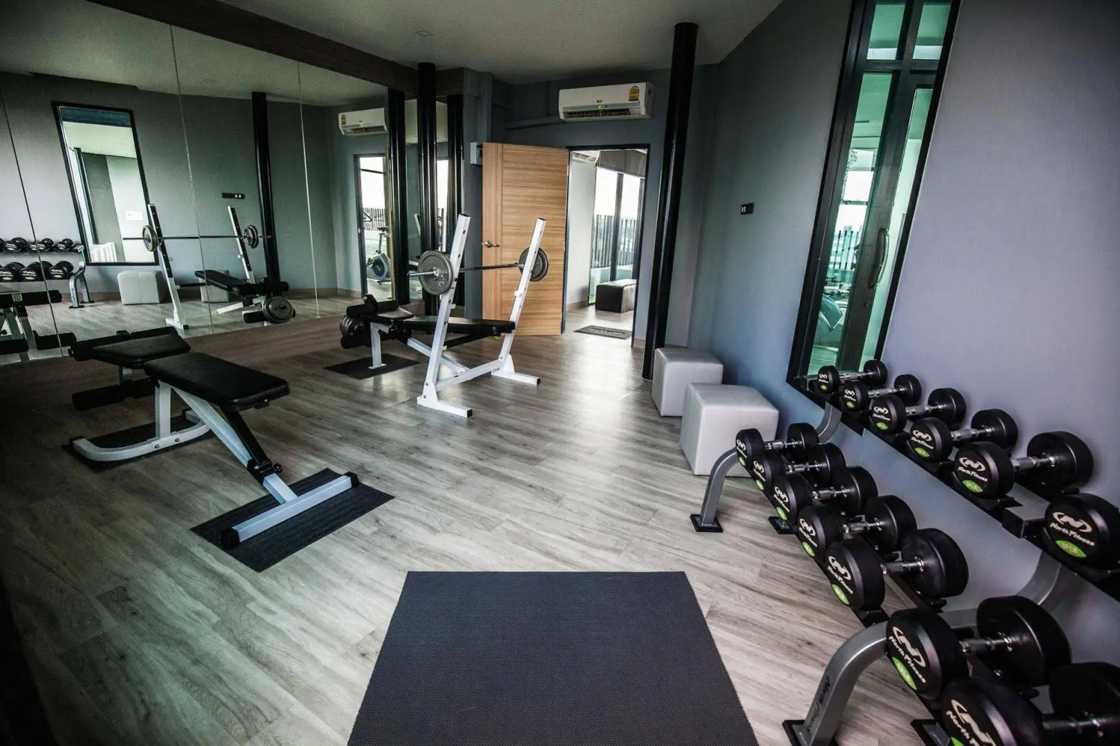 De Botan Srinakarin Hotel & Residence