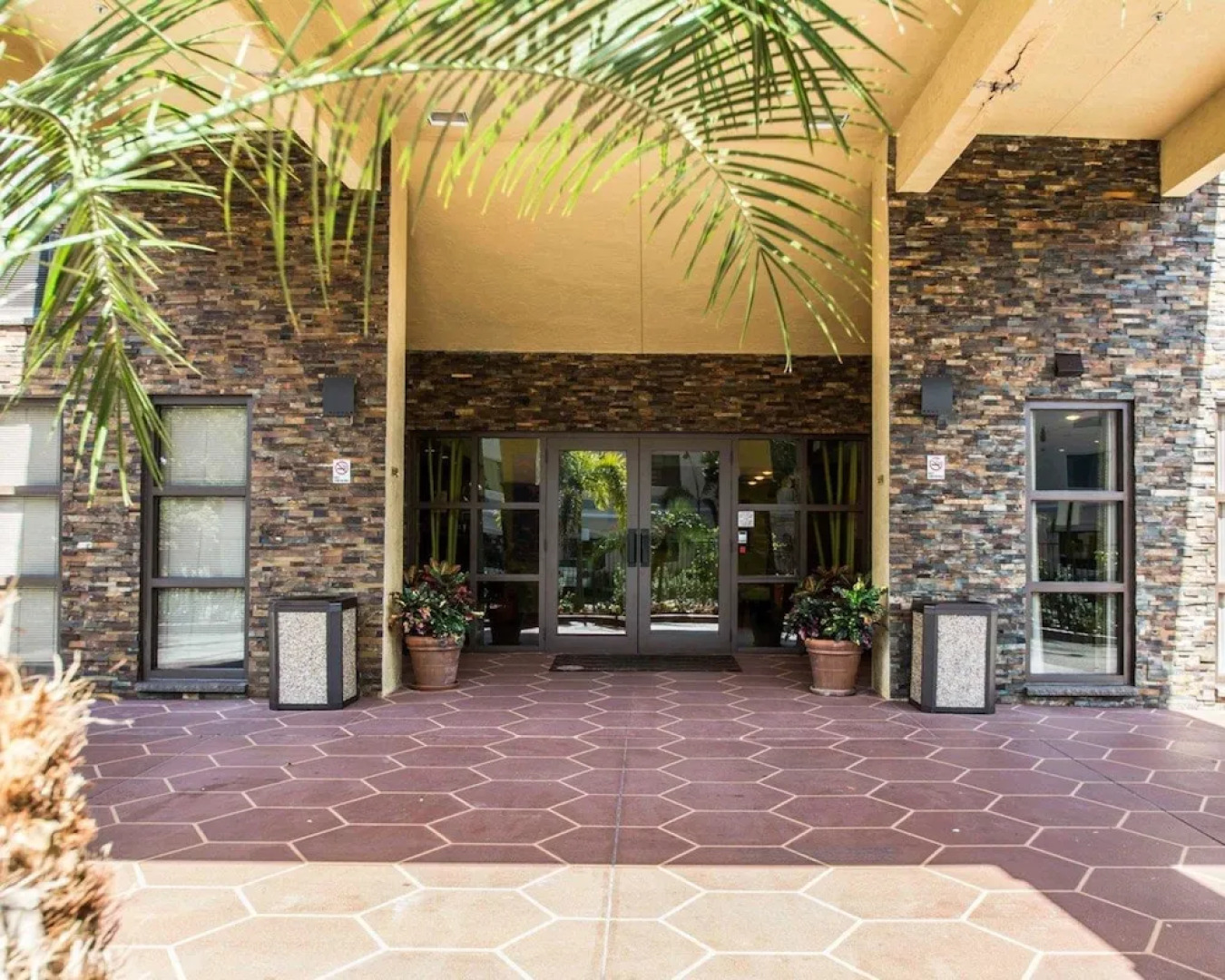 Comfort Inn & Suites Fl056 Hotel