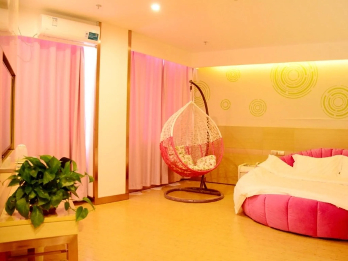 GreenTree Inn Taiyuan Wanbailin District West Bua Station Express Hotel