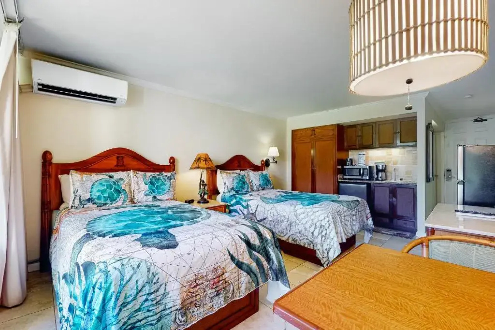 Islander On The Beach 258