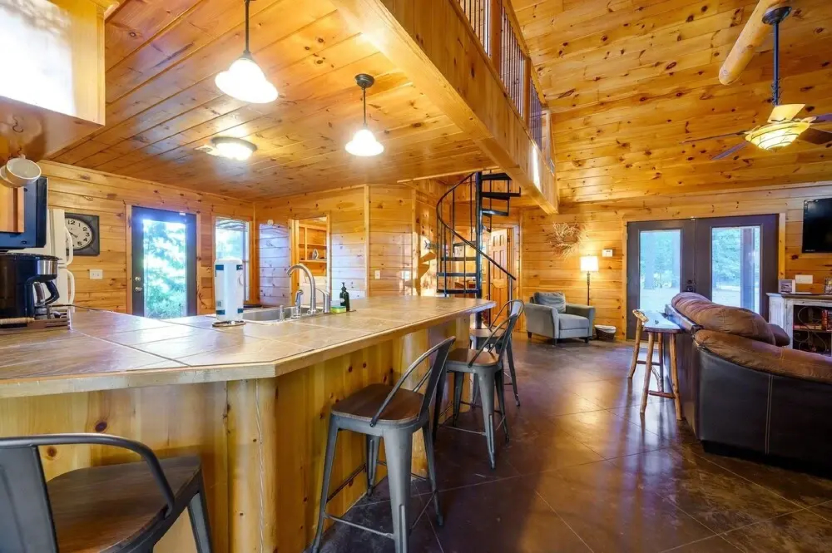 Okehi Pine Cabin With Wood Burning Fireplace and Outdoor Hot Tub by Redawning