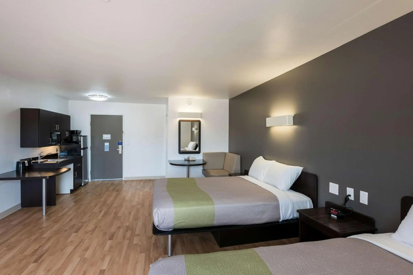 Studio 6 Mccarran, NV - Sparks - Tahoe - Reno Industrial Center