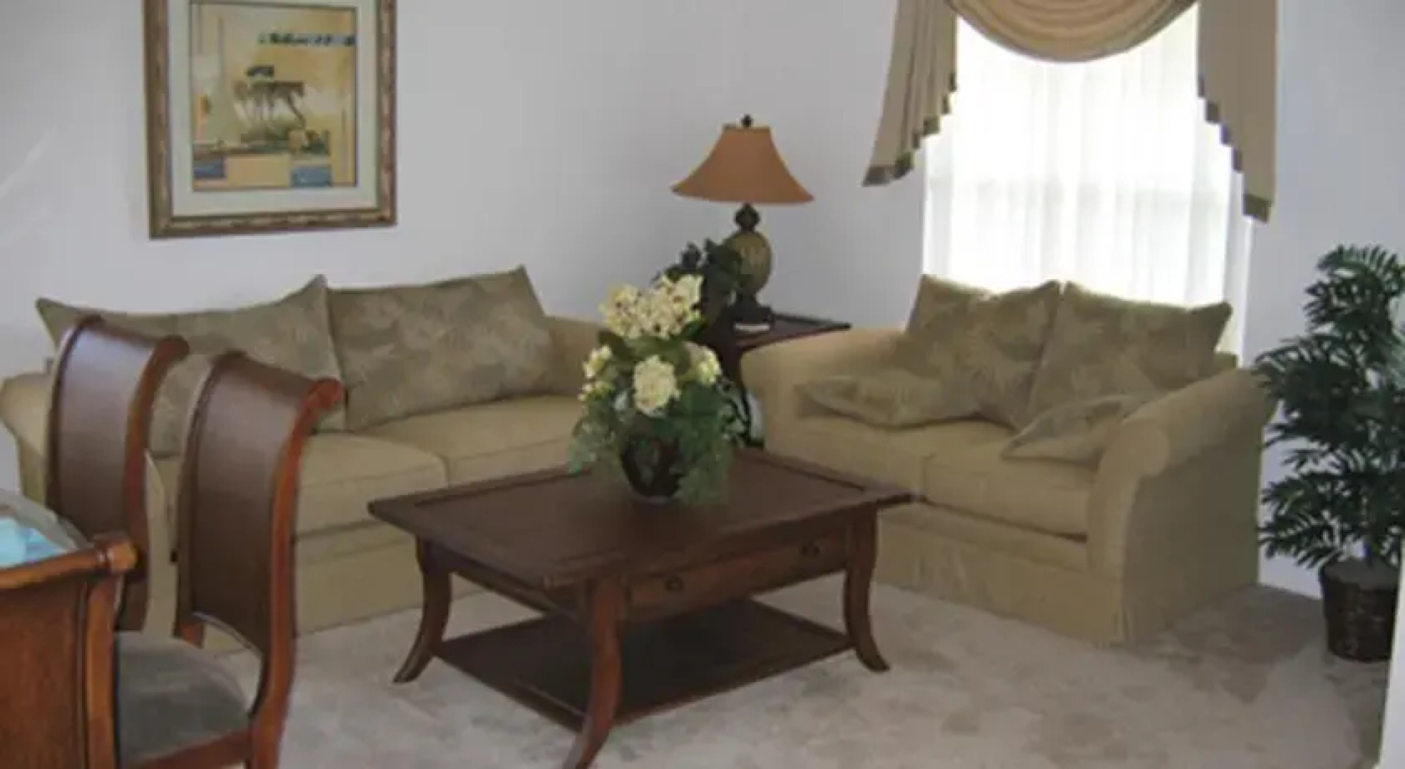 Four Bedroom House in Windsor Park by CFL Vacations