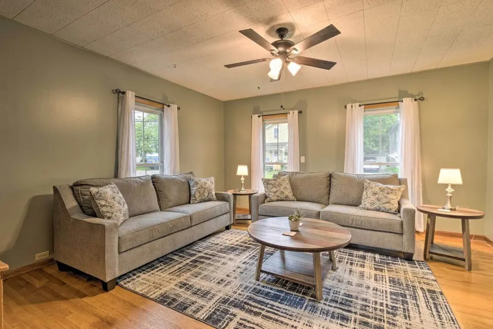 Penn Yan Escape w/ Yard, 1 Mi to Keuka Lake!