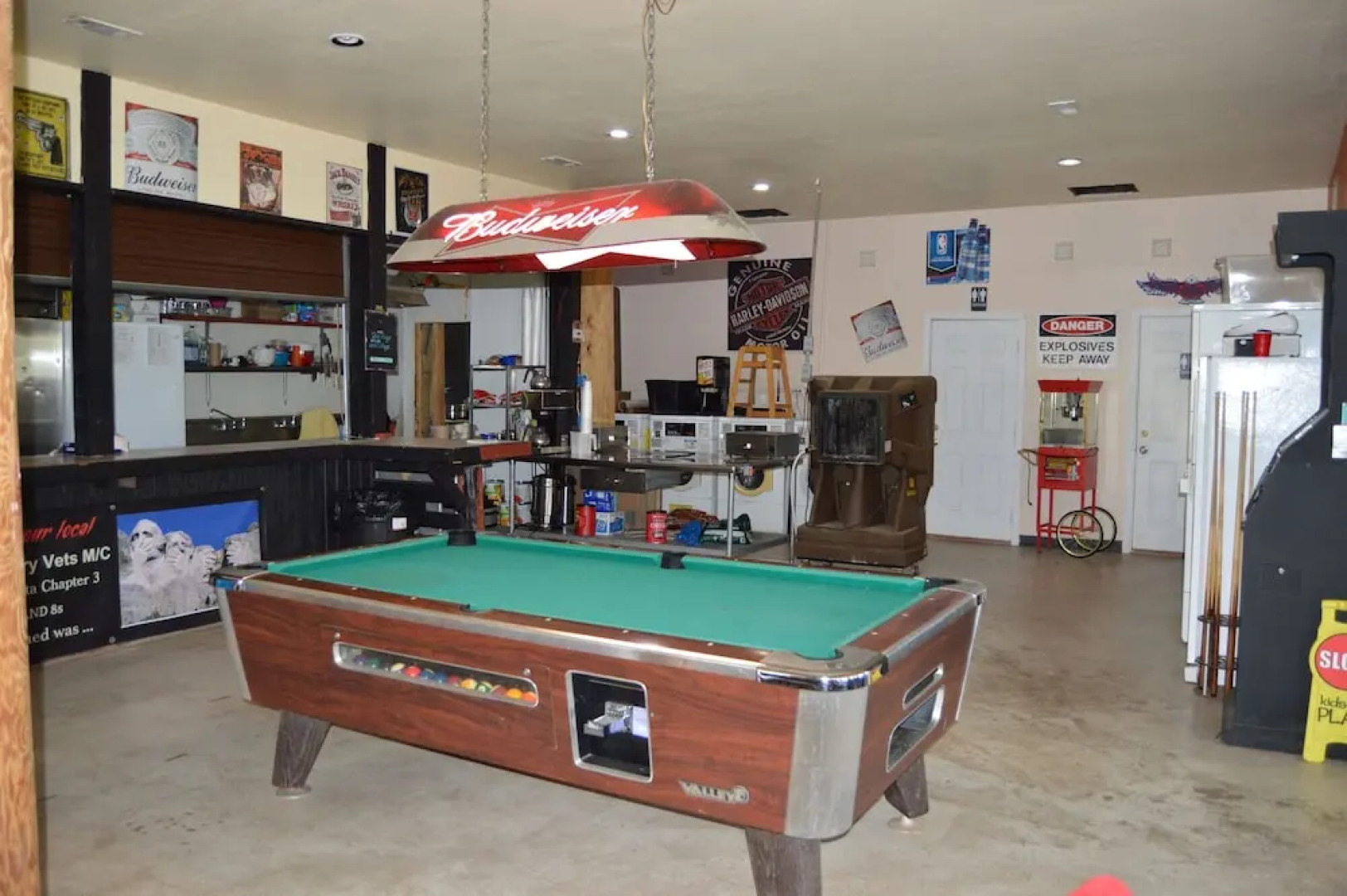 No Name City Luxury Cabins & RV