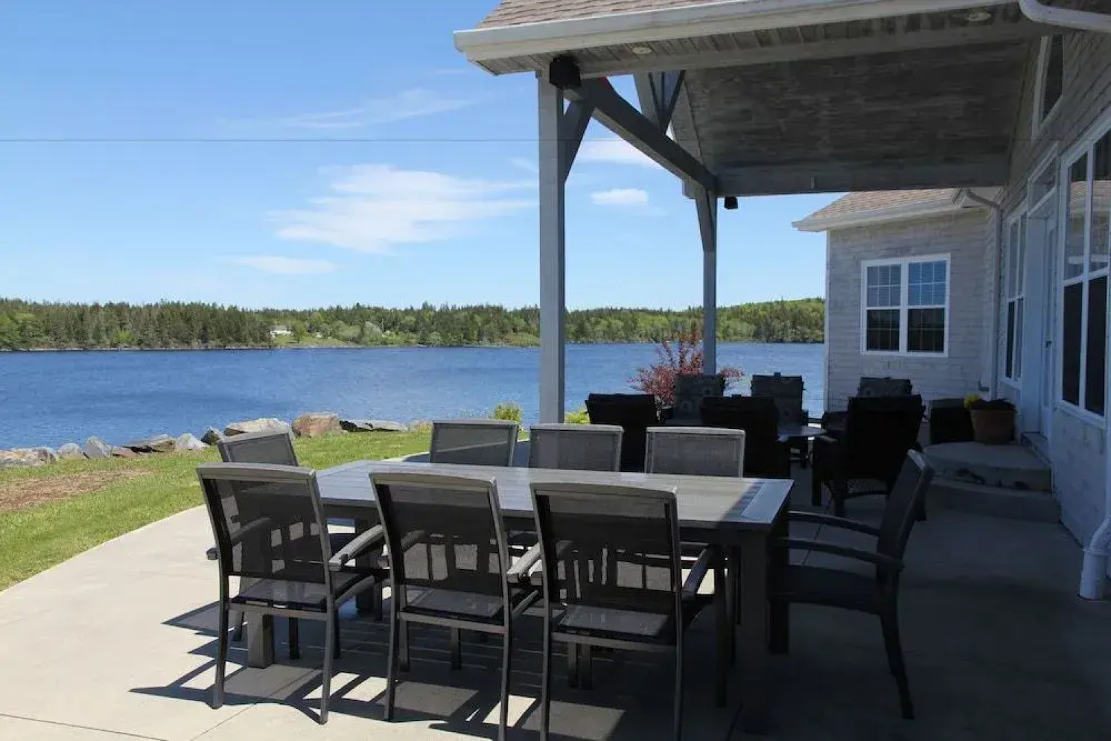 The Lake House Bed & Breakfast