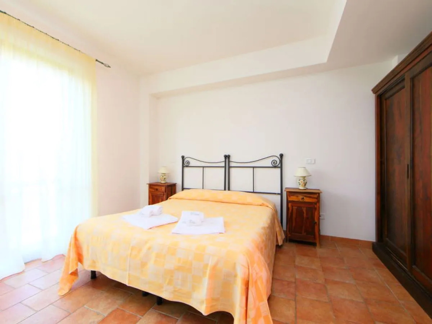 House Oak Pitigliano 13611