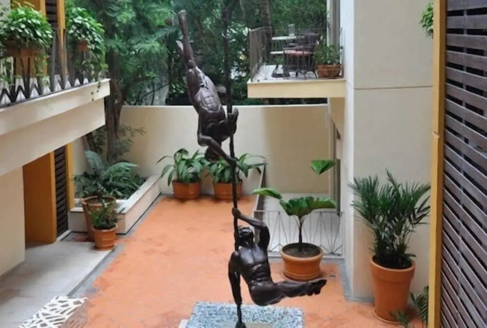 Romantic Zone V177 Studio