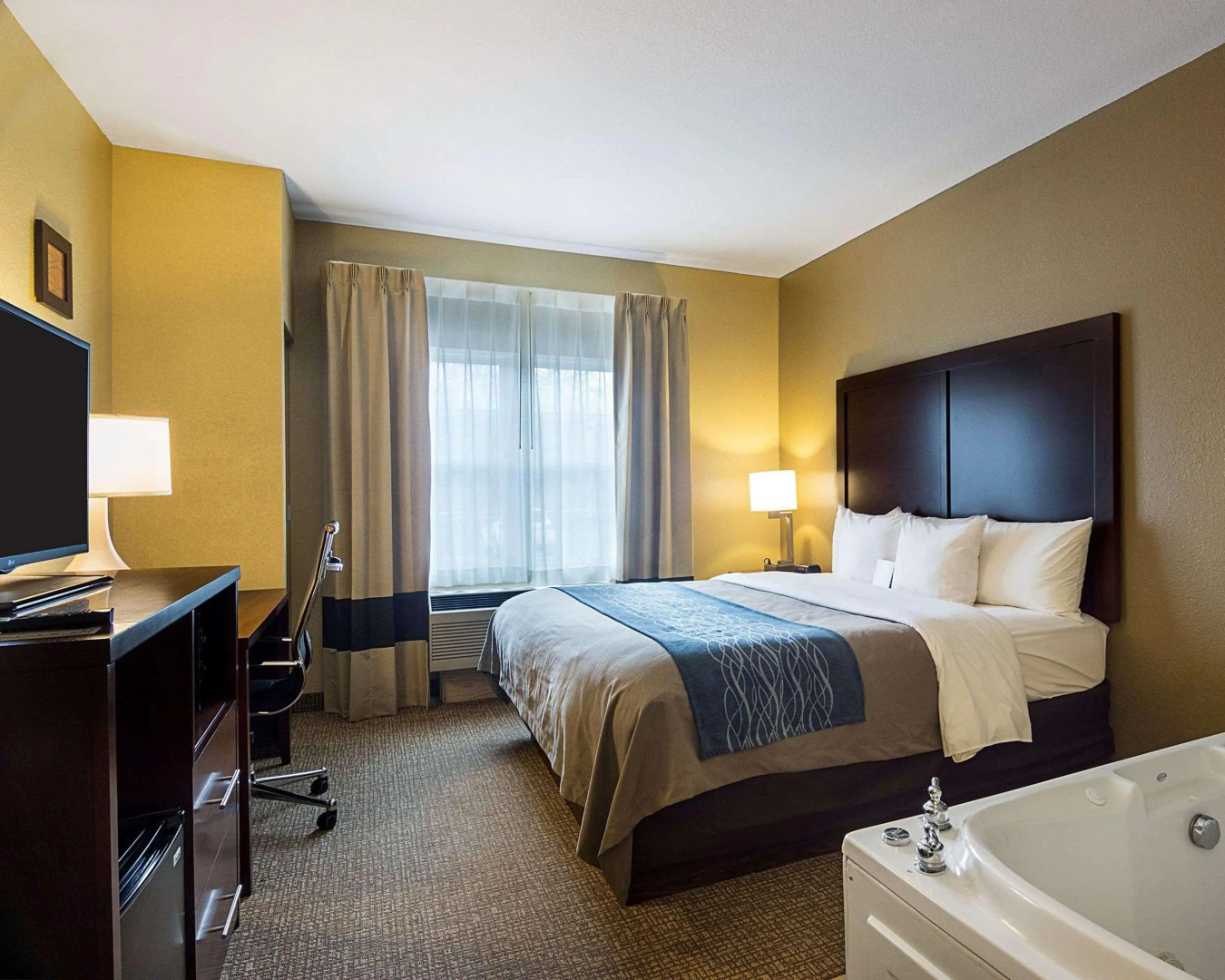 Comfort Inn & Suites Grafton - Cedarburg