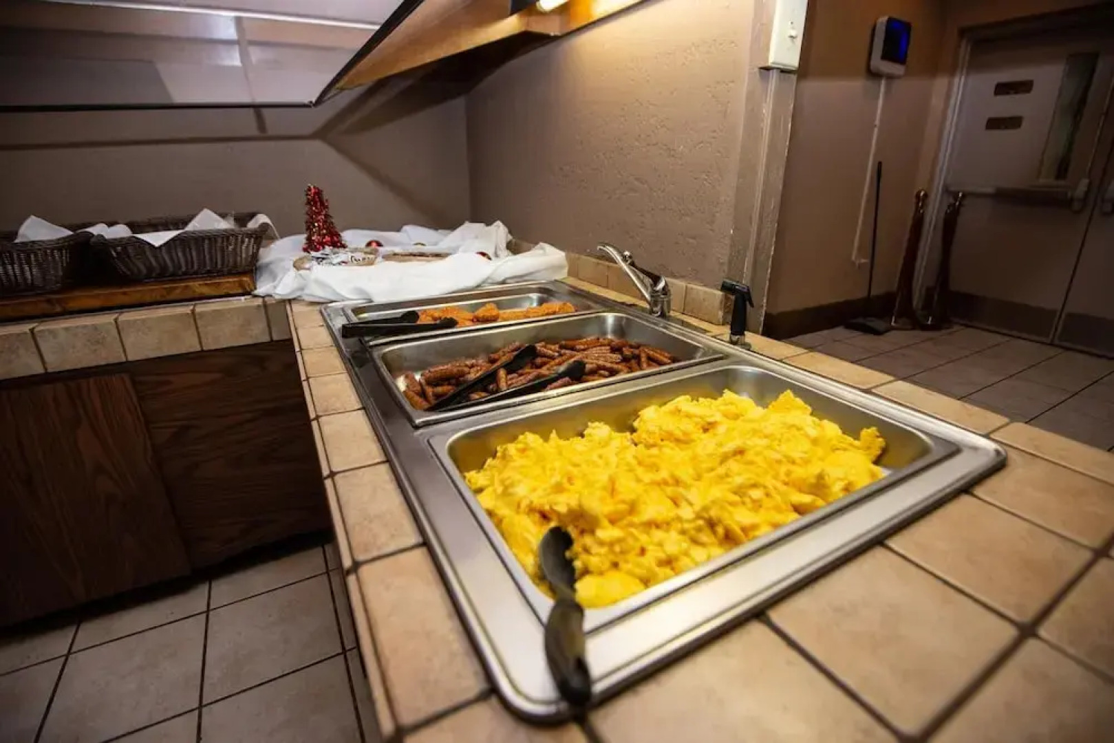 Holiday Lodge Hotel & Conference Center