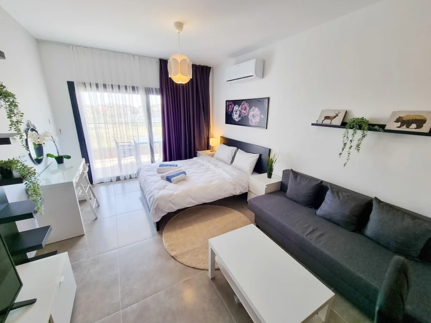 Helena Pool Apartments