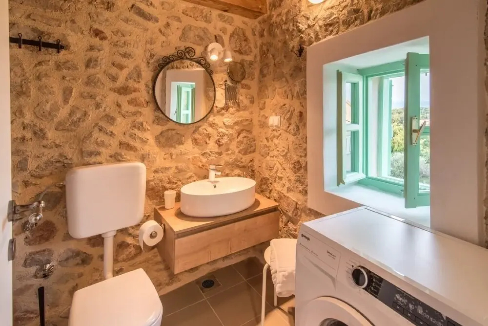 Peace - Rustic With Pool - H