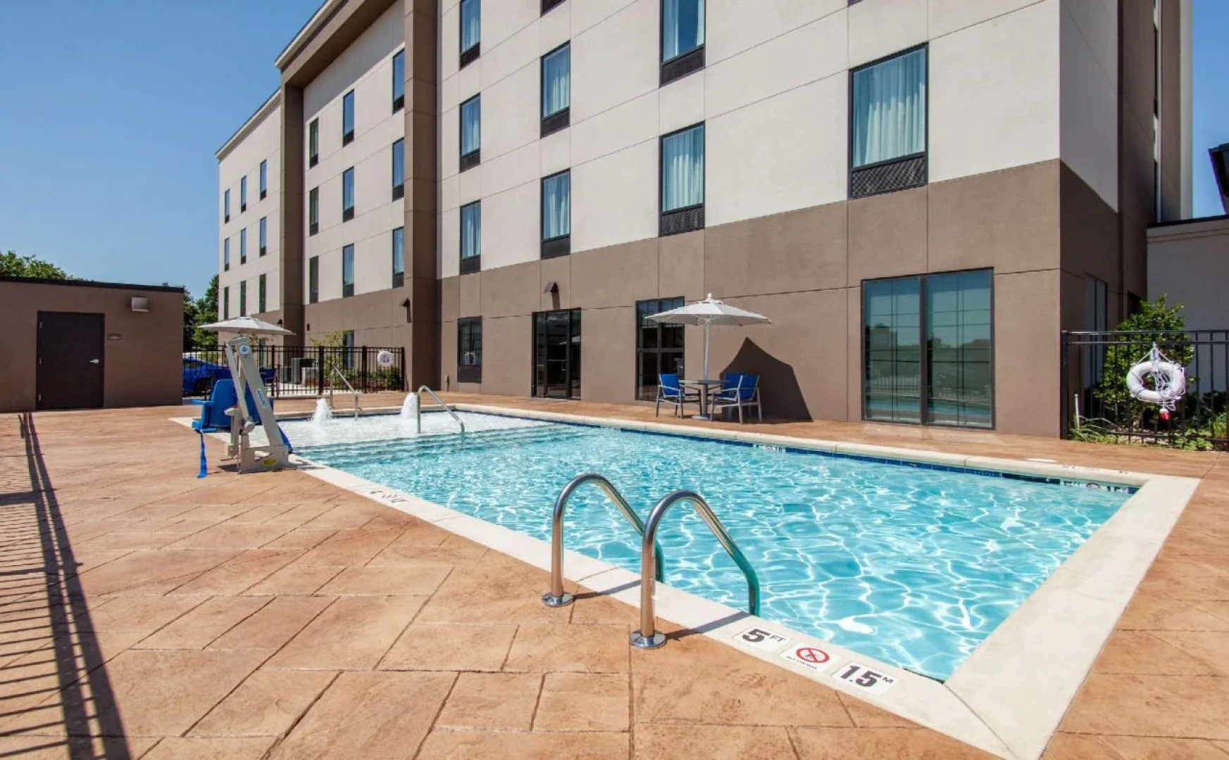 Holiday Inn Express & Suites Tulsa East - Catoosa by IHG