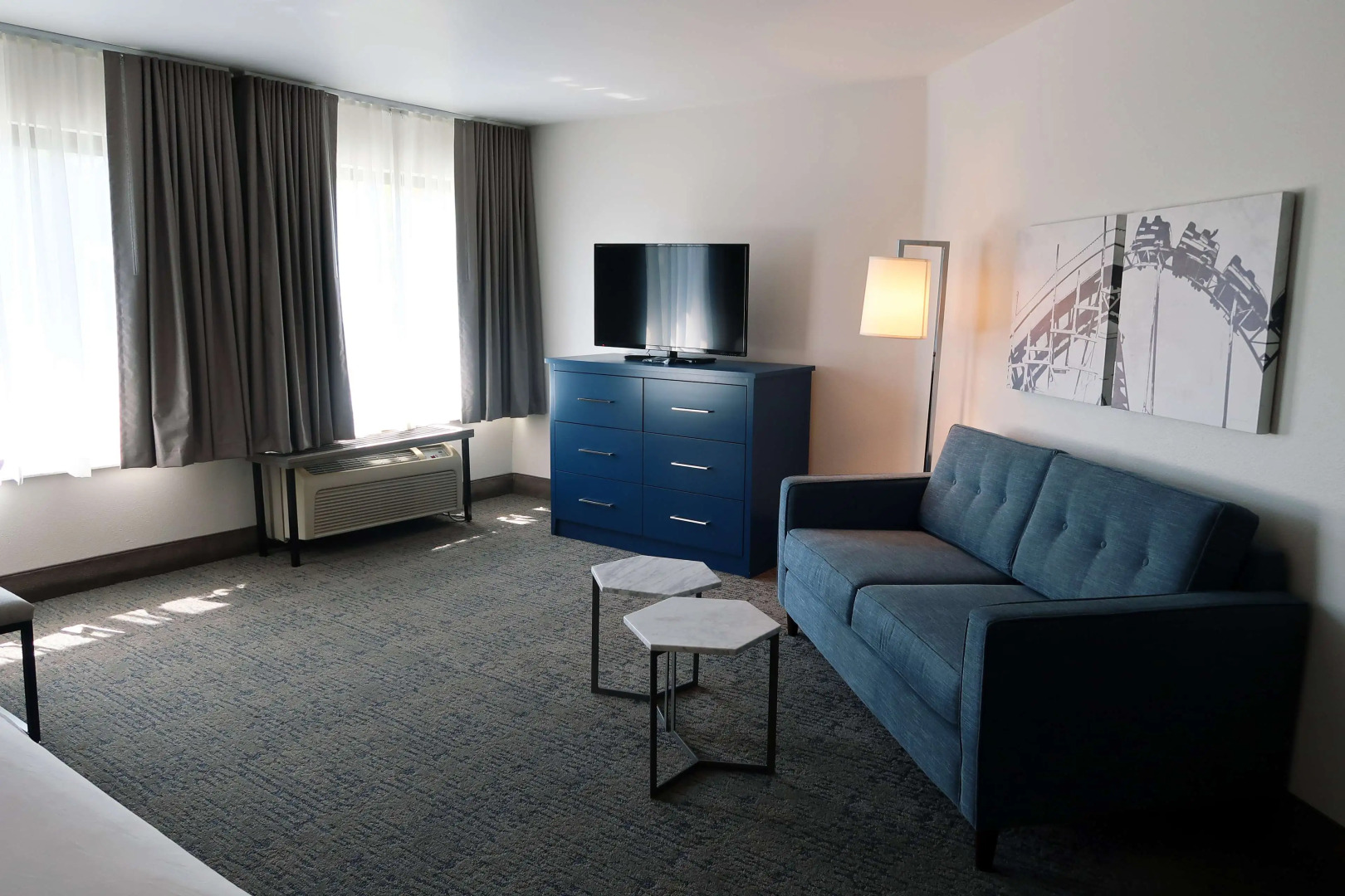 Oxford Suites Portland - Jantzen Beach