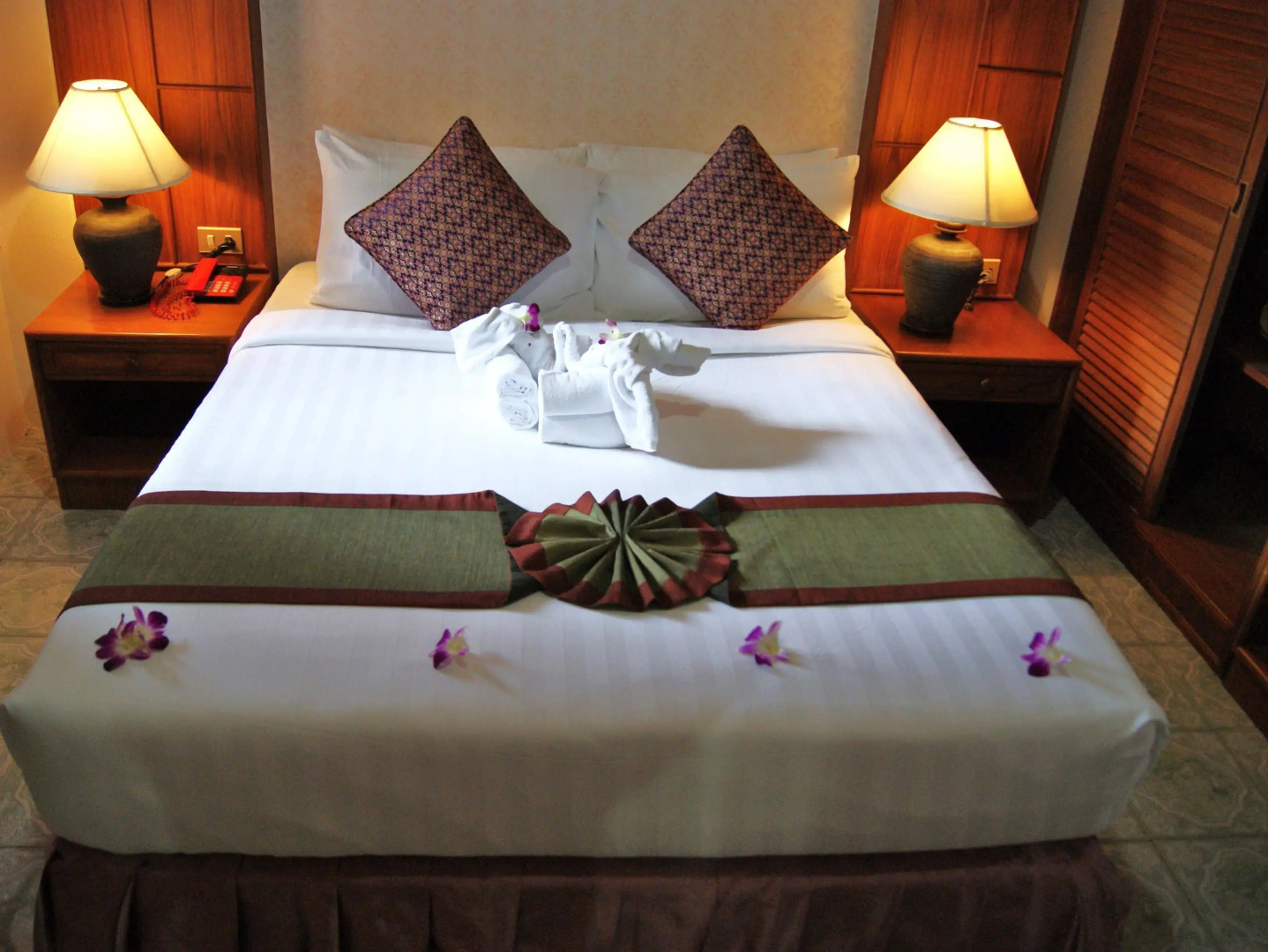 Thanthip Beach Resort