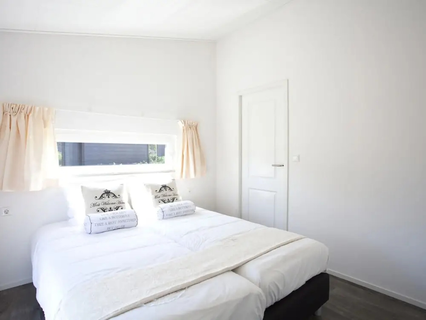 Comfortable Chalet With Dishwasher, on a Holiday Park, 25 km. From Amsterdam